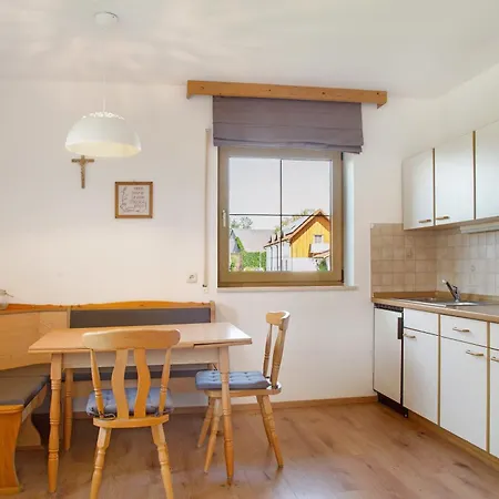 Hackerhof Apartman *